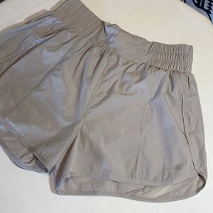 NWOT Balance athletica breeze short-size large-grey